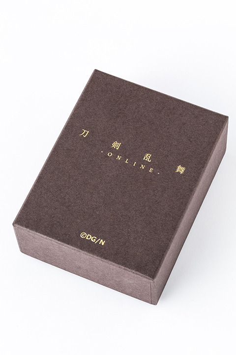 『刀剣乱舞-ONLINE-』コラボレーション　チャームセット（こんのすけ 抹茶チョコ モデル）9,800円（税別）(C)2015-2018 DMM GAMES/Nitroplus