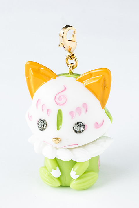 『刀剣乱舞-ONLINE-』コラボレーション　チャームセット（こんのすけ 抹茶チョコ モデル）9,800円（税別）(C)2015-2018 DMM GAMES/Nitroplus