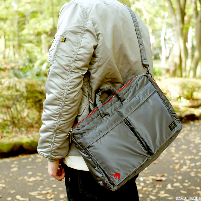 「3WAYブリーフケース【ユニコーンガンダムモデル】」37,800円(税込)(送料・手数料別途)(C)創通・サンライズ