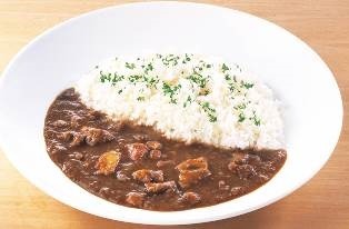 ビーフカレーコンボセット（1,390円＋税）(C)GIRLS und PANZER Finale Projekt