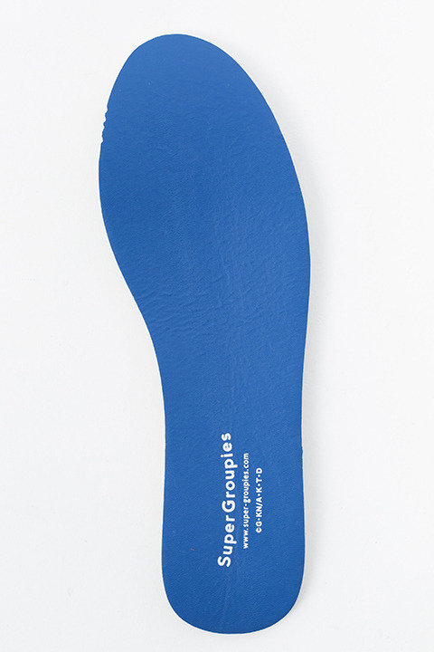 「天元突破グレンラガン×SuperGroupies」カミナモデル スニーカー 価格 10,800円(税別) (C)GAINAX・中島かずき／アニプレックス・KONAMI・テレビ東京・電通