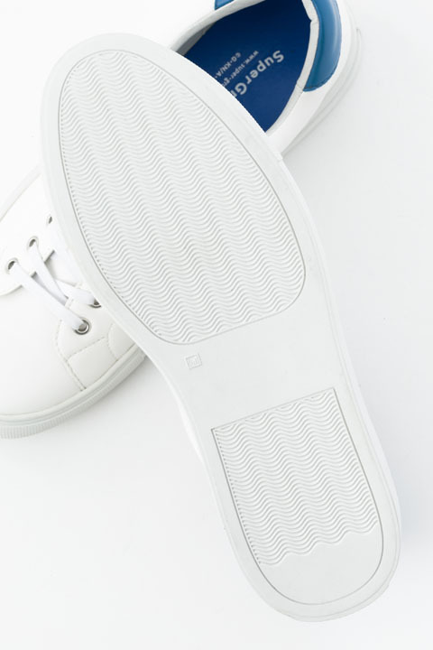 「天元突破グレンラガン×SuperGroupies」カミナモデル スニーカー 価格 10,800円(税別) (C)GAINAX・中島かずき／アニプレックス・KONAMI・テレビ東京・電通