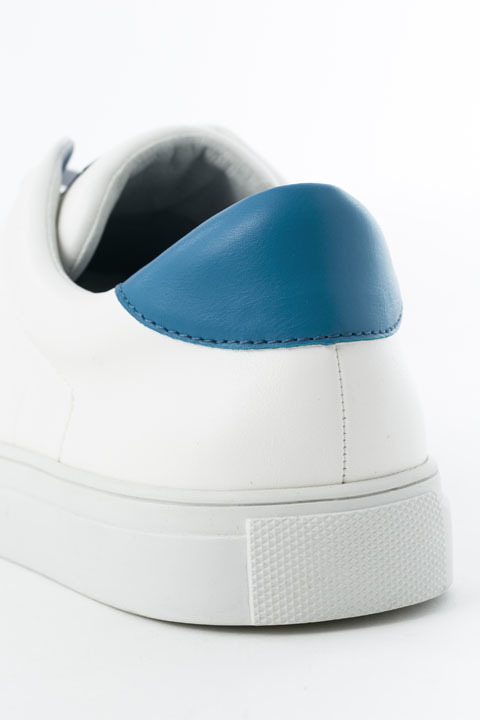 「天元突破グレンラガン×SuperGroupies」カミナモデル スニーカー 価格 10,800円(税別) (C)GAINAX・中島かずき／アニプレックス・KONAMI・テレビ東京・電通