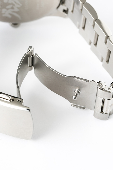 「天元突破グレンラガン×SuperGroupies」カミナモデル 腕時計 価格 15,800円(税別) (C)GAINAX・中島かずき／アニプレックス・KONAMI・テレビ東京・電通