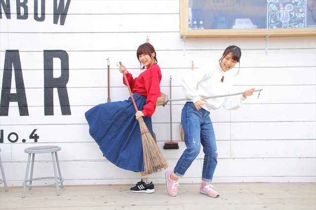 【収録オフショット】待望の初“外ロケ”回！視聴者に向けての直筆メッセージも「水瀬いのりと大西 沙織のPick Up Girls」第14回