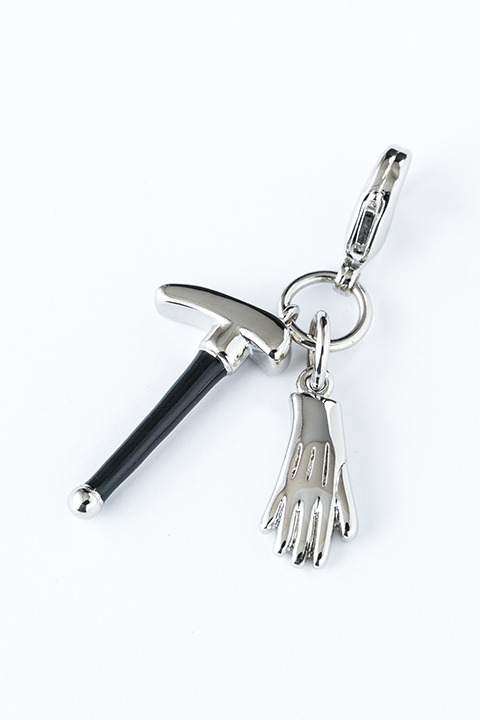 『ジョーカー・ゲーム』チャームセット(Aセット)／8,800円(税別)(C)柳広司・KADOKAWA／JOKER GAME ANIMATION PROJECT