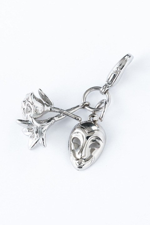 『ジョーカー・ゲーム』チャームセット(Aセット)／8,800円(税別)(C)柳広司・KADOKAWA／JOKER GAME ANIMATION PROJECT