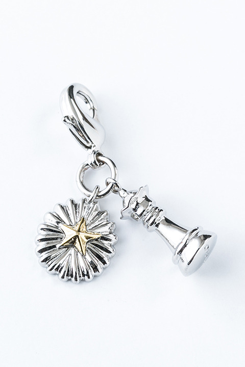 『ジョーカー・ゲーム』チャームセット(Cセット) ／各9,800円(税別)(C)柳広司・KADOKAWA／JOKER GAME ANIMATION PROJECT