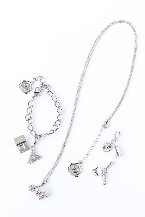 『ジョーカー・ゲーム』チャームセット(Cセット) ／各9,800円(税別)(C)柳広司・KADOKAWA／JOKER GAME ANIMATION PROJECT