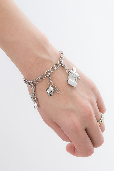 『ジョーカー・ゲーム』チャームセット(Cセット) ／各9,800円(税別)(C)柳広司・KADOKAWA／JOKER GAME ANIMATION PROJECT