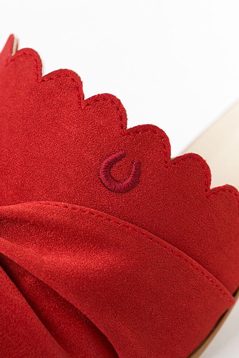 「サンダル（おそ松モデル）」14,800円（税別）(C)赤塚不二夫／おそ松さん製作委員会