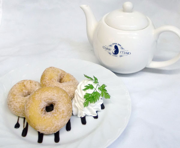 『BEATLESS ビートレス』コラボカフェ レイシアの手作りドーナツ添え紅茶セット 　￥800＋税(C)2018 長谷敏司・redjuice・monochrom／KADOKAWA／BEATLESS製作委員会