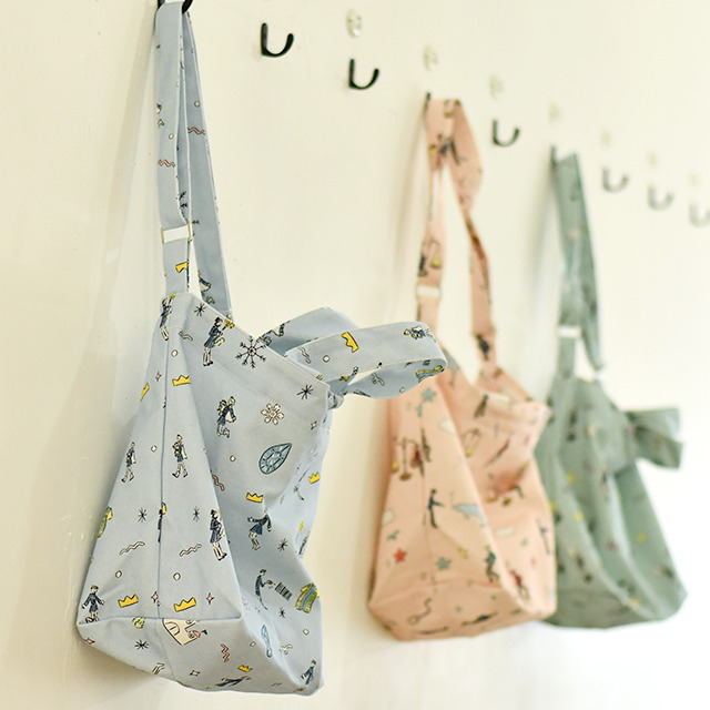 『アイドルマスター SideM』×鬼頭祈コラボ キャンバスショルダートート 3,500円＋税(C)BNEI／PROJECT SideM