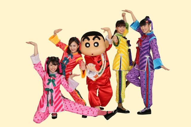 『映画クレヨンしんちゃん 爆盛！カンフーボーイズ ～拉麺大乱～』ももクロ＆しんちゃん(C)臼井儀人／双葉社・シンエイ・テレビ朝日・ ADK 2018