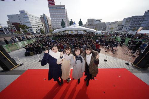 「ガルパン」歴女チームが高知を初訪問 坂本龍馬 書簡貸出セレモニーに1500人のファン集結