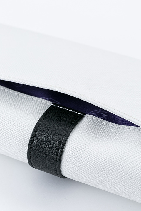 「最遊記RELOAD BLAST」コラボレーション財布 玄奘三蔵モデル 8,800円(税別)(C)峰倉かずや・一迅社／最遊記RB PROJECT