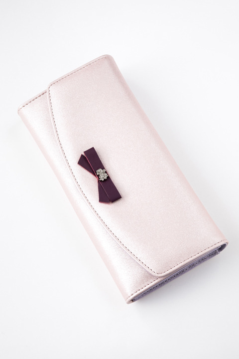 劇場版『Fate/stay night[Heaven’s Feel]』コラボレーションアイテム 間桐 桜 モデル 長財布／9,800円(税別)(C)TYPE-MOON・ufotable・FSNPC