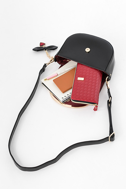 劇場版『Fate/stay night[Heaven’s Feel]』コラボレーションアイテム 遠坂 凛 モデル バッグ／11,800円(税別)(C)TYPE-MOON・ufotable・FSNPC