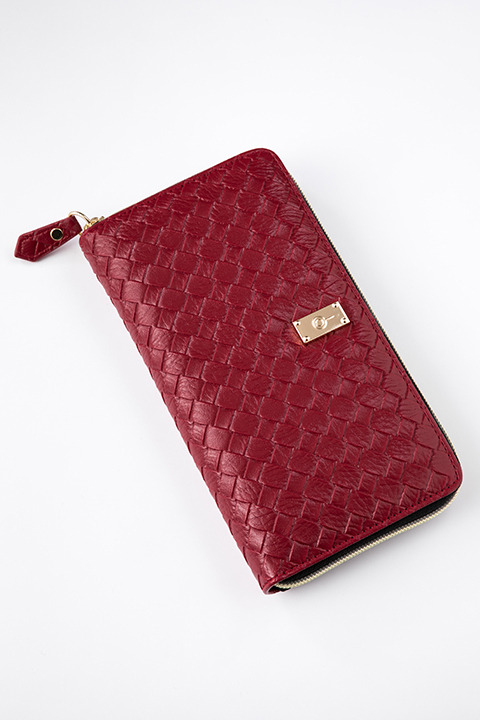 劇場版『Fate/stay night[Heaven’s Feel]』コラボレーションアイテム 遠坂 凛 モデル 長財布／9,800円(税別)(C)TYPE-MOON・ufotable・FSNPC