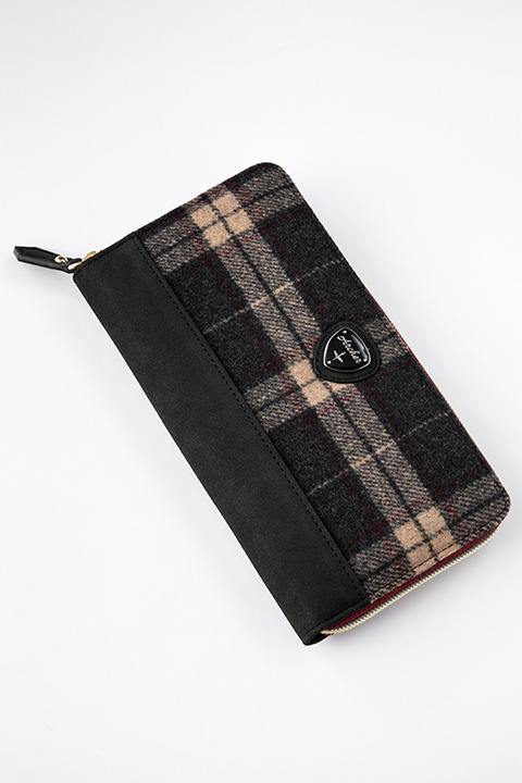 劇場版『Fate/stay night[Heaven’s Feel]』コラボレーションアイテム アーチャー モデル 長財布／9,800円(税別)(C)TYPE-MOON・ufotable・FSNPC