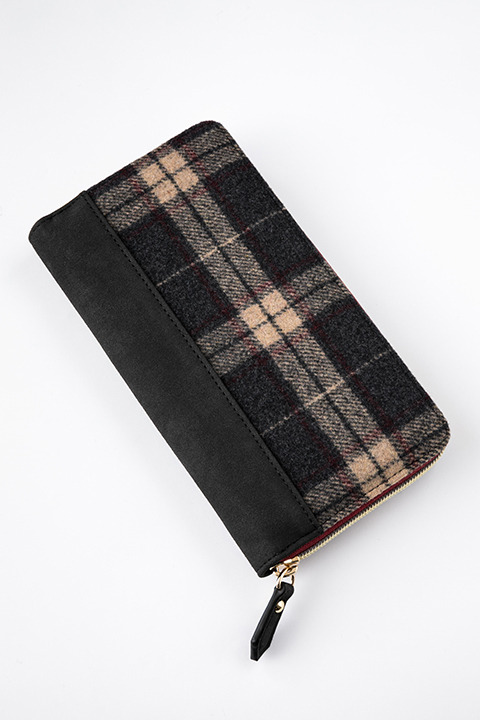 劇場版『Fate/stay night[Heaven’s Feel]』コラボレーションアイテム アーチャー モデル 長財布／9,800円(税別)(C)TYPE-MOON・ufotable・FSNPC