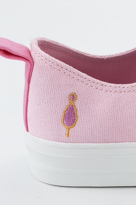 『魔法少女まどか☆マギカ』コラボレーションアイテム 鹿目まどかモデル スニーカー／9,800円(税別)(C)Magica Quartet／Aniplex・Madoka Movie Project Rebellion