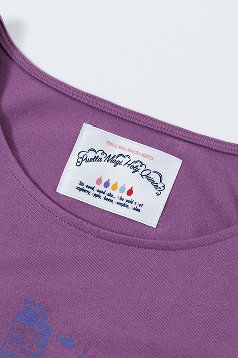 『魔法少女まどか☆マギカ』コラボレーションアイテム 暁美ほむらモデル Tシャツ／5,000円(税別)(C)Magica Quartet／Aniplex・Madoka Movie Project Rebellion