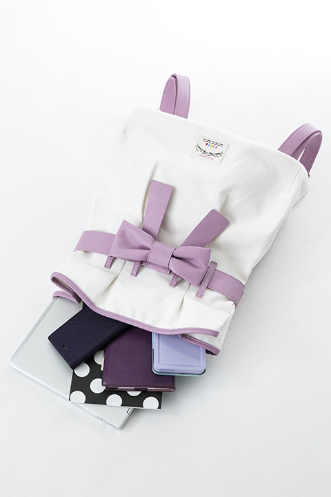 『魔法少女まどか☆マギカ』コラボレーションアイテム 暁美ほむらモデル バッグ／10,800円(税別)(C)Magica Quartet／Aniplex・Madoka Movie Project Rebellion