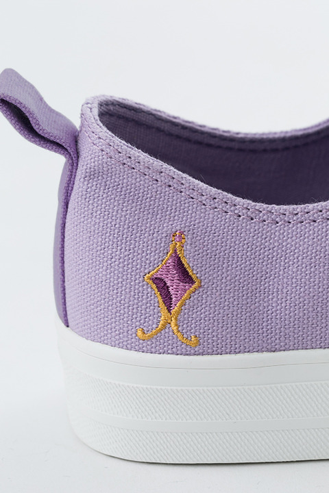 『魔法少女まどか☆マギカ』コラボレーションアイテム 暁美ほむらモデル スニーカー／9,800円(税別)(C)Magica Quartet／Aniplex・Madoka Movie Project Rebellion