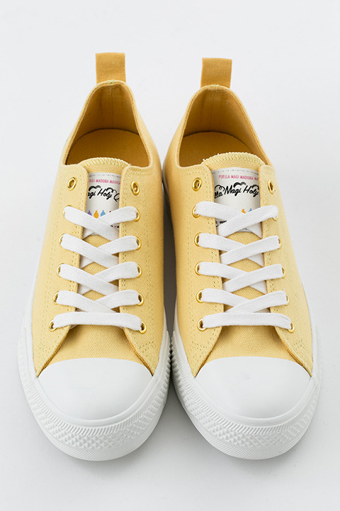 『魔法少女まどか☆マギカ』コラボレーションアイテム 巴マミモデル スニーカー／9,800円(税別)(C)Magica Quartet／Aniplex・Madoka Movie Project Rebellion