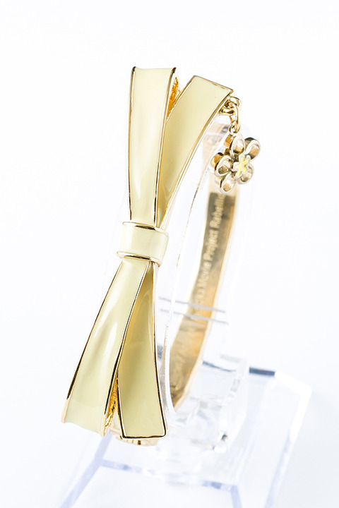 『魔法少女まどか☆マギカ』コラボレーションアイテム 巴マミモデル リボンバングル／4,500円(税別)(C)Magica Quartet／Aniplex・Madoka Movie Project Rebellion