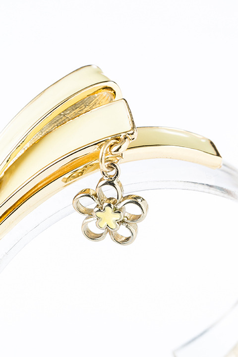 『魔法少女まどか☆マギカ』コラボレーションアイテム 巴マミモデル リボンバングル／4,500円(税別)(C)Magica Quartet／Aniplex・Madoka Movie Project Rebellion