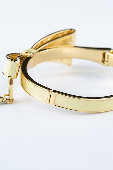 『魔法少女まどか☆マギカ』コラボレーションアイテム 巴マミモデル リボンバングル／4,500円(税別)(C)Magica Quartet／Aniplex・Madoka Movie Project Rebellion