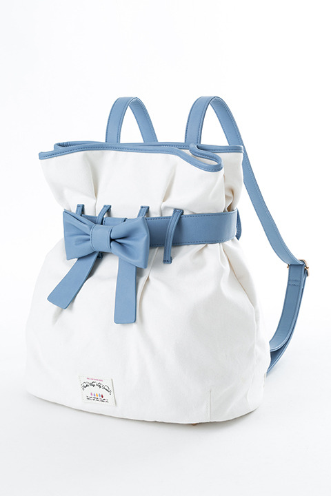 『魔法少女まどか☆マギカ』コラボレーションアイテム 美樹さやかモデル バッグ／10,800円(税別)(C)Magica Quartet／Aniplex・Madoka Movie Project Rebellion