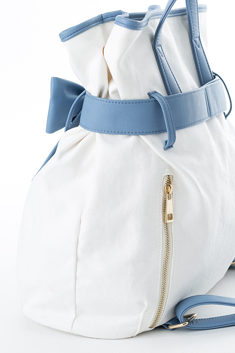 『魔法少女まどか☆マギカ』コラボレーションアイテム 美樹さやかモデル バッグ／10,800円(税別)(C)Magica Quartet／Aniplex・Madoka Movie Project Rebellion