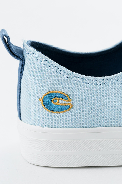 『魔法少女まどか☆マギカ』コラボレーションアイテム 美樹さやかモデル スニーカー／9,800円(税別)(C)Magica Quartet／Aniplex・Madoka Movie Project Rebellion