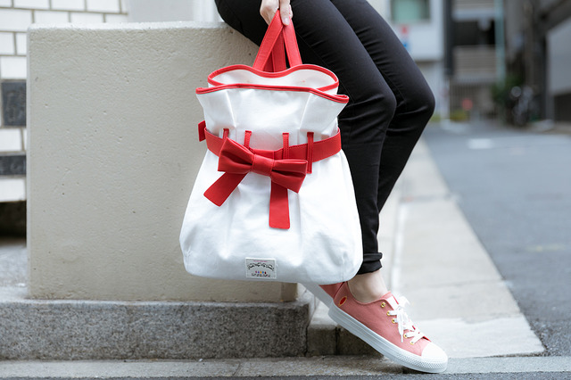 『魔法少女まどか☆マギカ』コラボレーションアイテム 佐倉杏子モデル(C)Magica Quartet／Aniplex・Madoka Movie Project Rebellion