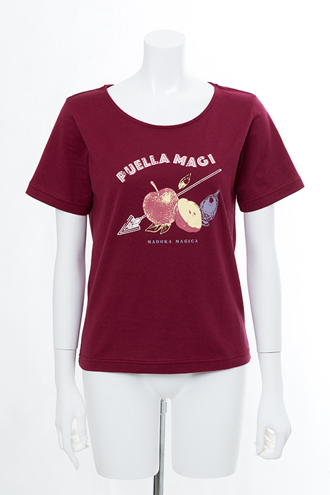 『魔法少女まどか☆マギカ』コラボレーションアイテム 佐倉杏子モデル Tシャツ／5,000円(税別)(C)Magica Quartet／Aniplex・Madoka Movie Project Rebellion