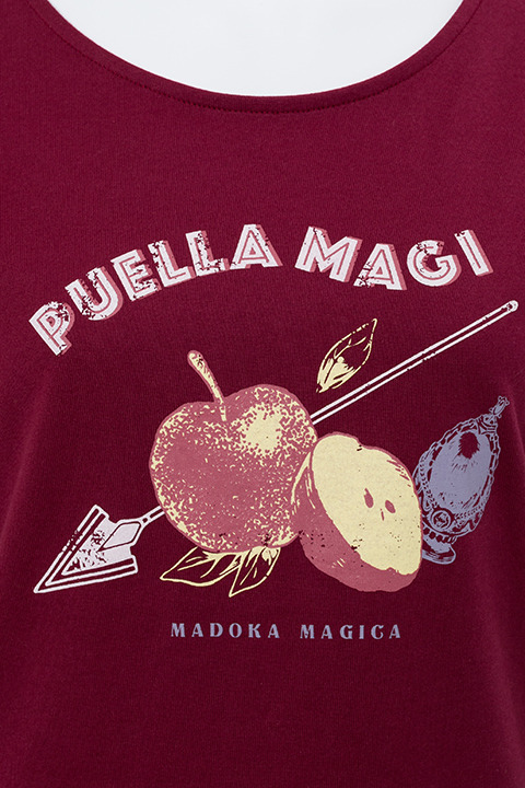 『魔法少女まどか☆マギカ』コラボレーションアイテム 佐倉杏子モデル Tシャツ／5,000円(税別)(C)Magica Quartet／Aniplex・Madoka Movie Project Rebellion