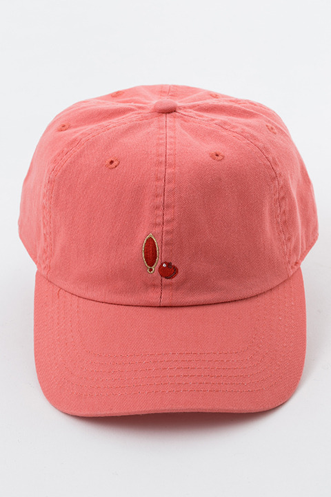 『魔法少女まどか☆マギカ』コラボレーションアイテム 佐倉杏子モデル キャップ／4,800円(税別)(C)Magica Quartet／Aniplex・Madoka Movie Project Rebellion