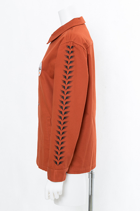 『ハイキュー!!』コラボレーションアイテム 烏野高校 モデル シャツ／10,800円(税別)(C)古舘春一／集英社・「ハイキュー!!3rd」製作委員会・MBS