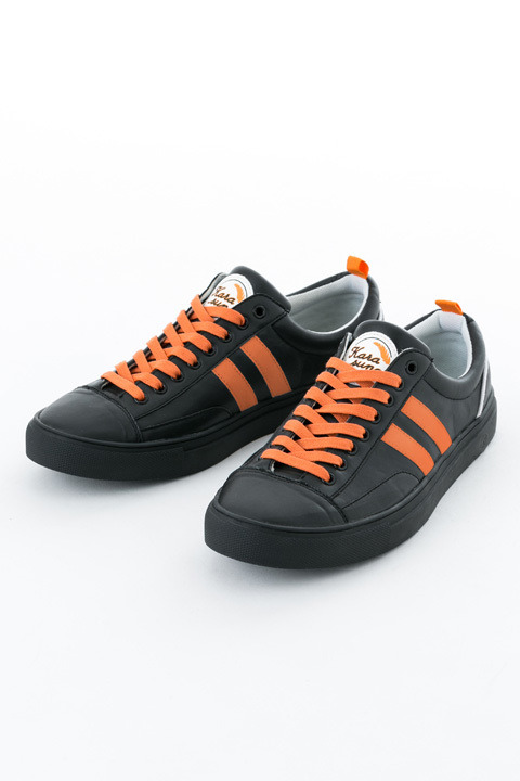 『ハイキュー!!』コラボレーションアイテム 烏野高校 モデル スニーカー／10,800円(税別)(C)古舘春一／集英社・「ハイキュー!!3rd」製作委員会・MBS