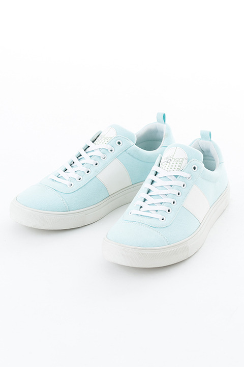 『ハイキュー!!』コラボレーションアイテム 青葉城西高校 モデル スニーカー／10,800円(税別)(C)古舘春一／集英社・「ハイキュー!!3rd」製作委員会・MBS