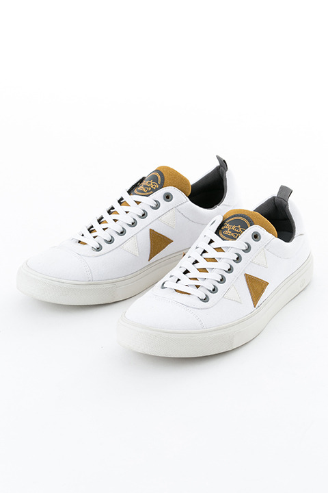 『ハイキュー!!』コラボレーションアイテム 梟谷学園高校 モデル スニーカー／10,800円(税別)(C)古舘春一／集英社・「ハイキュー!!3rd」製作委員会・MBS