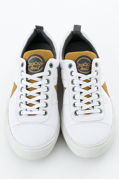 『ハイキュー!!』コラボレーションアイテム 梟谷学園高校 モデル スニーカー／10,800円(税別)(C)古舘春一／集英社・「ハイキュー!!3rd」製作委員会・MBS