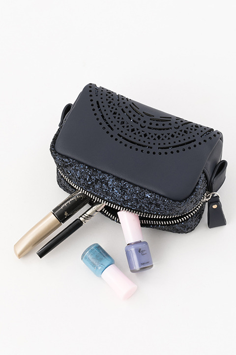 『鋼の錬金術師』コラボレーションアイテム ロイ・マスタング モデルポーチ／4,800円(税別)(C)Hiromu Arakawa/SQUARE ENIX