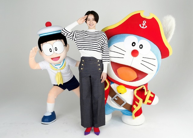 『映画ドラえもん のび太の宝島』長澤まさみ×ドラえもん×のび太(C)藤子プロ・小学館・テレビ朝日・シンエイ・ADK　2018