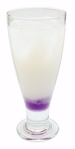 「セガコラボカフェ マギアレコード 魔法少女まどか☆マギカ外伝」ドリンク 600円（税込）深月フェリシア（乳酸飲料＋ブルーベリーゼリー）(C)Magica Quartet/Aniplex・Magia Record Partners (C)SEGA