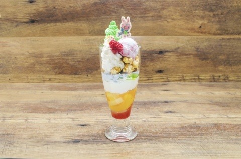 「セガコラボカフェ マギアレコード 魔法少女まどか☆マギカ外伝」デザートメニュー 1,000円（税込）立ち耳の魔女パフェ(C)Magica Quartet/Aniplex・Magia Record Partners (C)SEGA