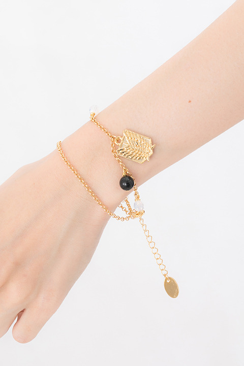 『進撃の巨人』コラボレーション リヴァイ モデル ブレスレット 6,800円(税別)(C)諫山創・講談社／「進撃の巨人」製作委員会